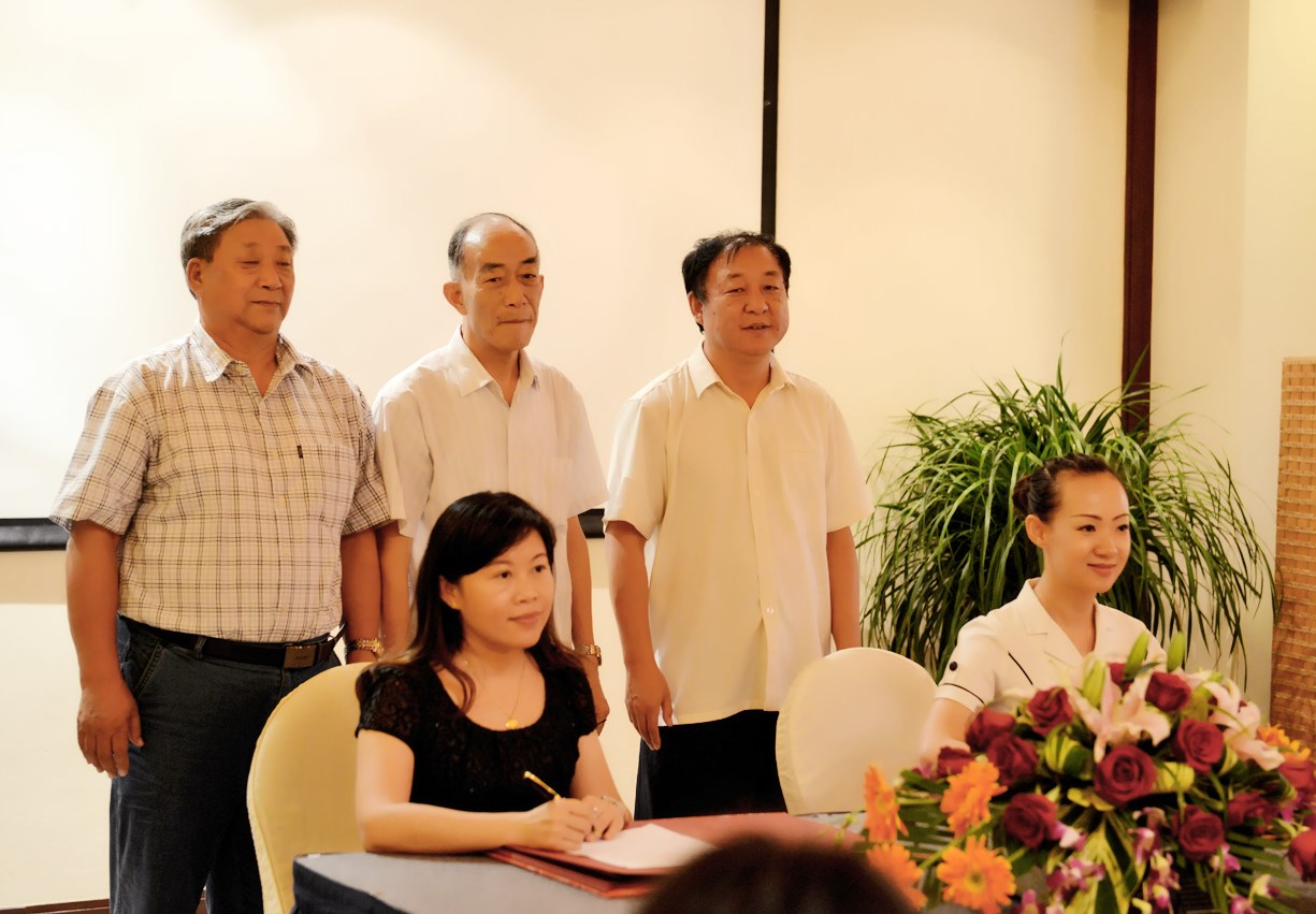 “五号精英班“成立签字仪式_副本.jpg