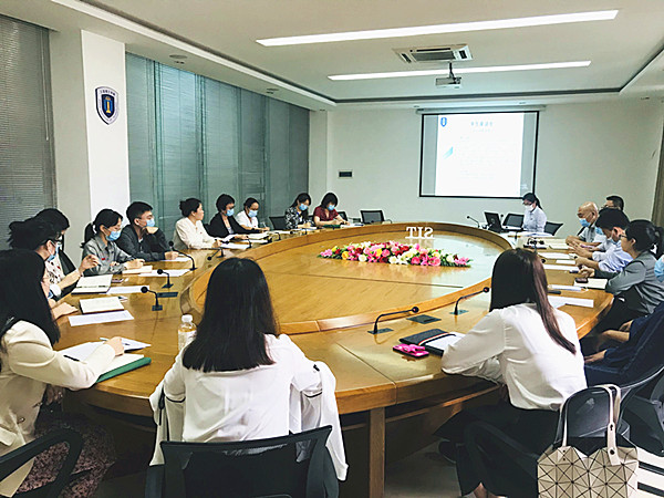 20201118旅游与康体产业学�?020年秋学期公开课教学能力评比顺利召开�?）_副本.jpg