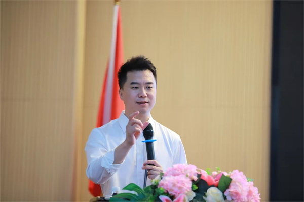 8622007c24ca4c966a5a9ce138deb3c0.jpg 8622007c24ca4c966a5a9ce138deb3c0.jpg