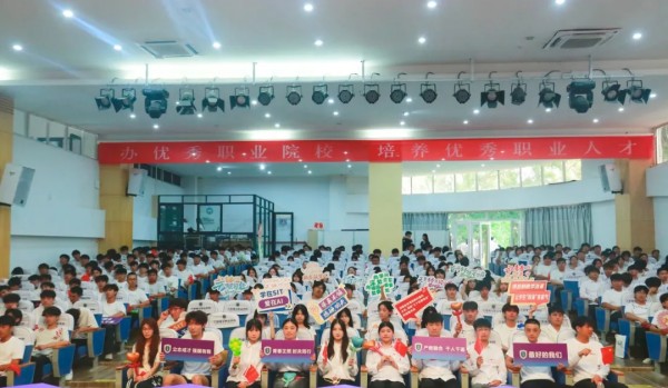 图片 11.jpg 图片 11.jpg